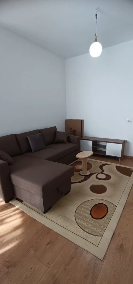 Tirane, jepet me qera apartament 1+1+Ballkon Kati 7, 65 m² 500 € (Faemacia 10)