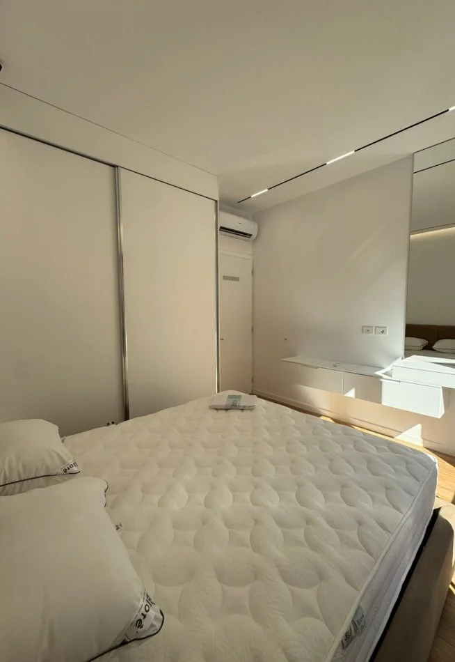 Tirane, jepet me qera apartament 1+1 Kati 4, 72 m² 1.000 € 