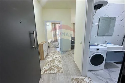 Tirane, shitet apartament 1+1+Ballkon Kati 1, 69 m² 185.000 € (Pazari i Ri)