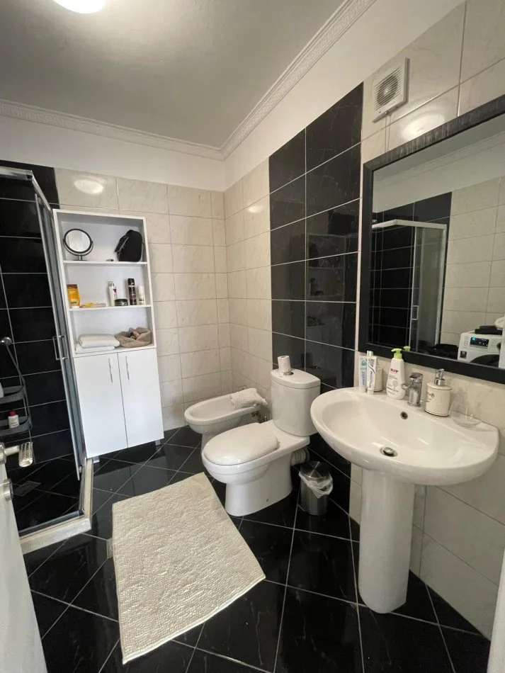 Shqiperi, jepet me qera apartament 2+1+Ballkon Kati 6, 105 m² 600 € (Teodor Keko)