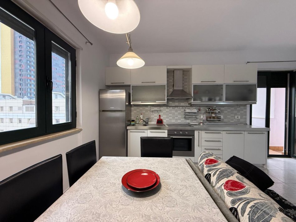 Tirane, shitet apartament 2+1 , 101 m² 293.000 € 