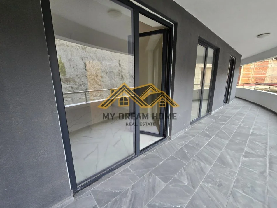 Durres, shitet apartament 2+1 Kati 3, 138 m² 345.000 € (CURRILA)