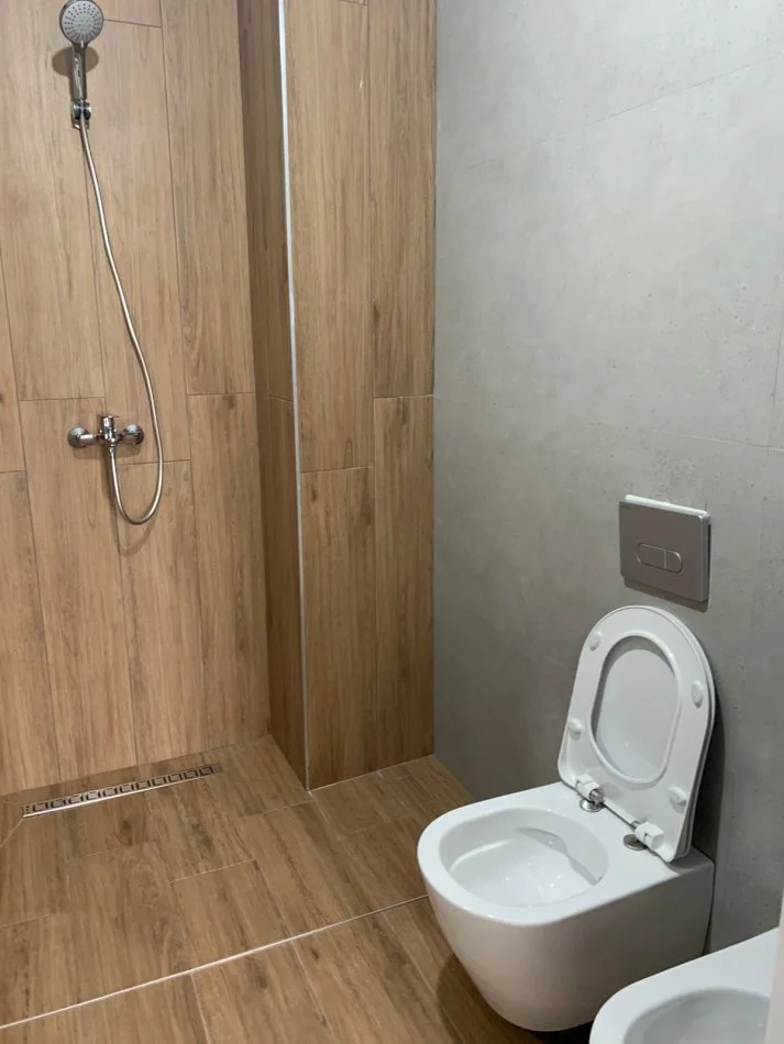 Tirane, jepet me qera apartament 2+1 Kati 9, 75 m² 800 € (Apartament me qera per zyra)