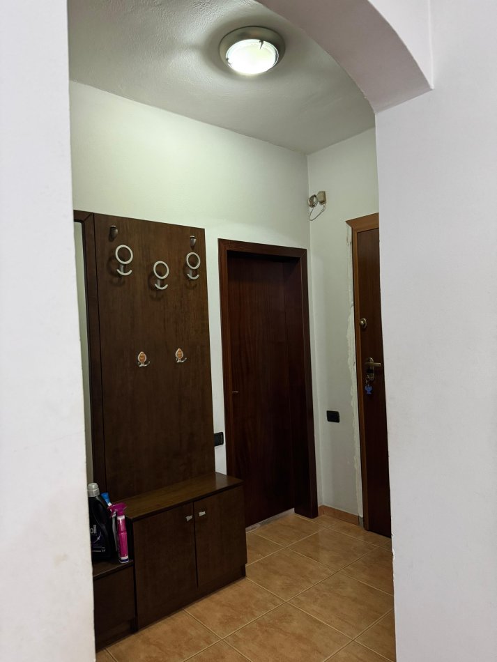 Tirane, jap me qera apartament 1+1+Aneks+Ballkon Kati 5, 550 € (Karl Gega)