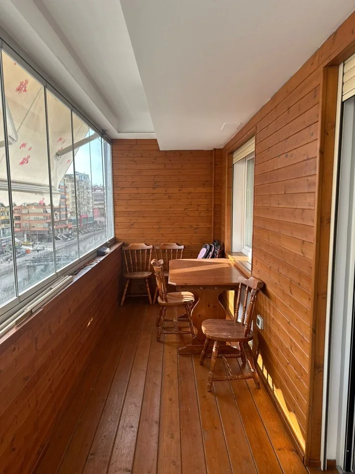 Tirane, jepet me qera apartament 3+1 Kati 6, 130 m² 1.500 € (Kristal Center , Rruga Prokop Mima)