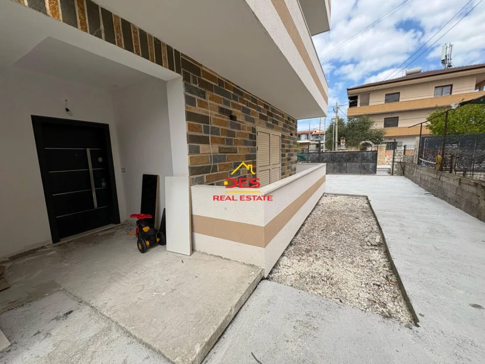 Vlore, jepet me qera Vile 2+1+Ballkon Kati 0, 134 m² 380 € (Rruga Sokrat Leka)