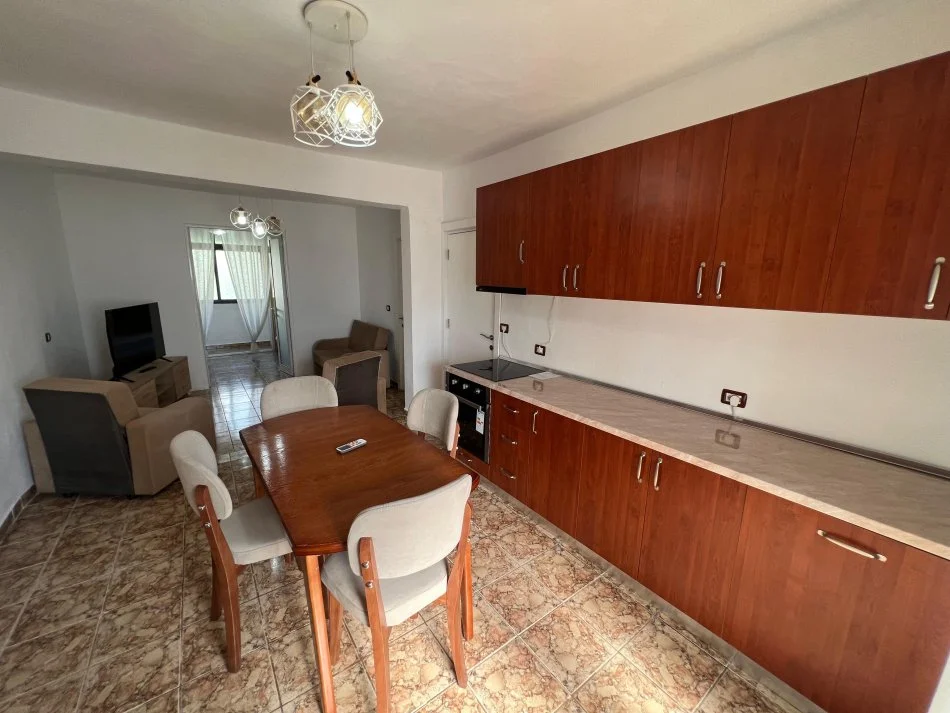 Tirane, jepet me qera apartament 2+1 Kati 3, 79 m² 500 € (Shkolla Harry Fultz)
