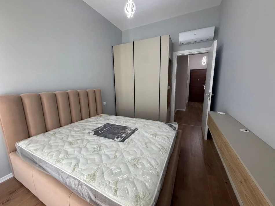 Tirane, jepet me qera apartament 1+1+Ballkon Kati 6, 70 m² 550 € (Apartament 1+1 Per Qera Laprake I Pabanuar Me Pare)
