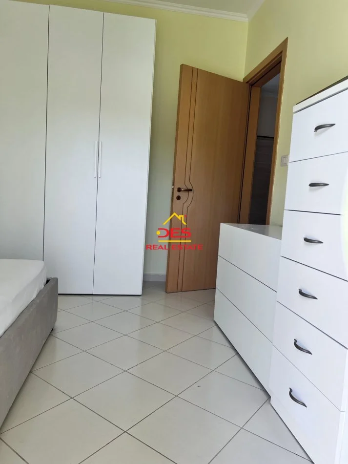 Shqiperi, jepet me qera apartament 1+1+Ballkon Kati 4, 63 m² 350 € (Rruga Murat Tërbaçi)