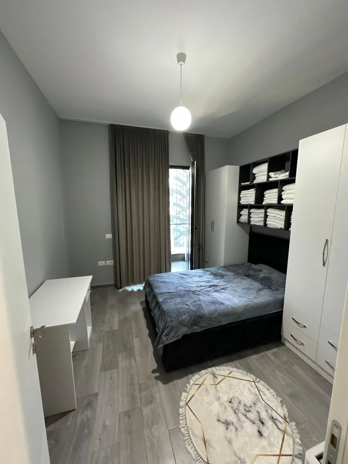 Tirane, jepet me qera apartament 3+1+Aneks+Ballkon Kati 5, 120 m² (SQUARE 21)