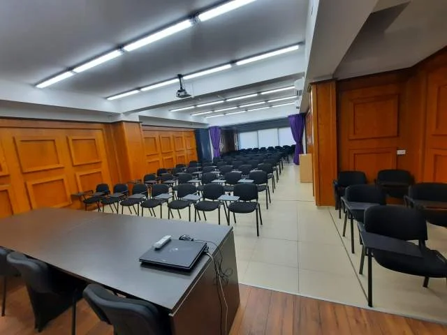 Tirane, shitet ambjent biznesi Kati 1, 448 m² 1.066.000 Euro (Kinostudio, prane Tower Brigde)