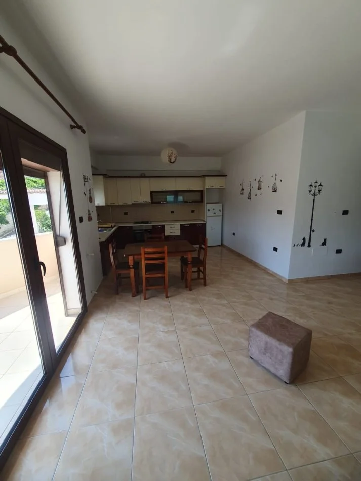 Tirane, jepet me qera apartament 3+1+Ballkon Kati 2, 115 m² 390 € (Yzberisht)