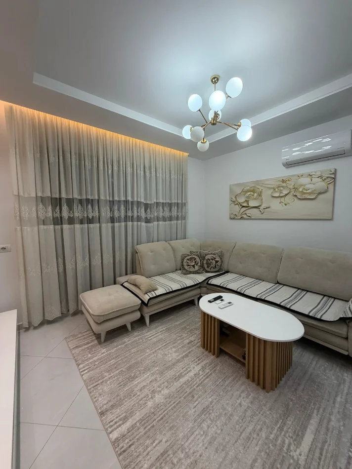 Tirane, jepet me qera apartament 1+1+Ballkon Kati 3, 65 m² 550 € (JORDAN MISJA)