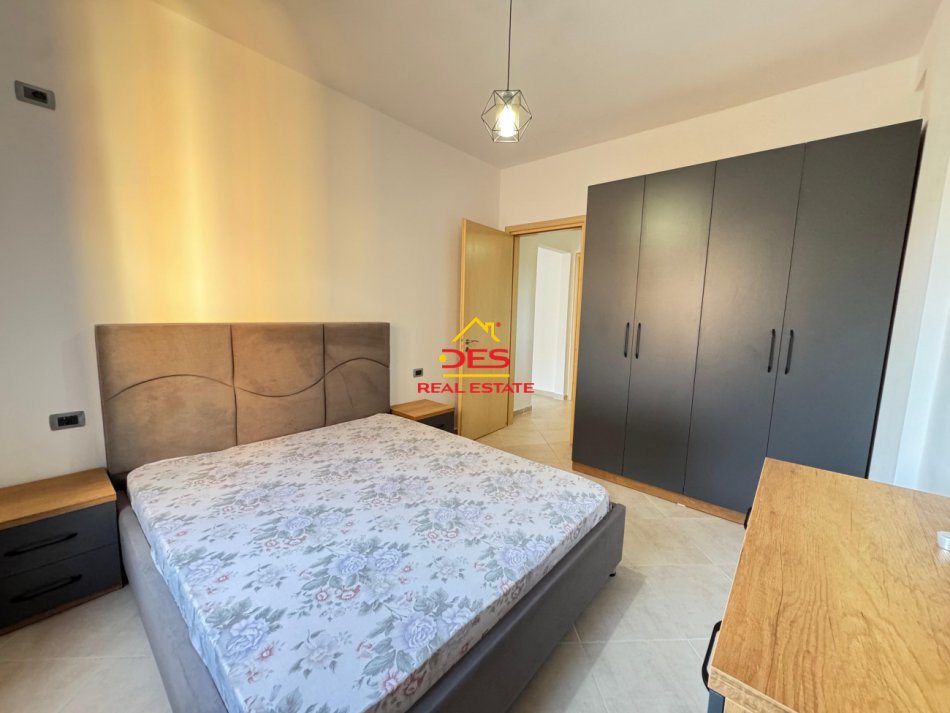 Vlore, jepet me qera apartament 1+1+Ballkon Kati 6, 70 m² 320 € (Rruga Sadik Zotaj)