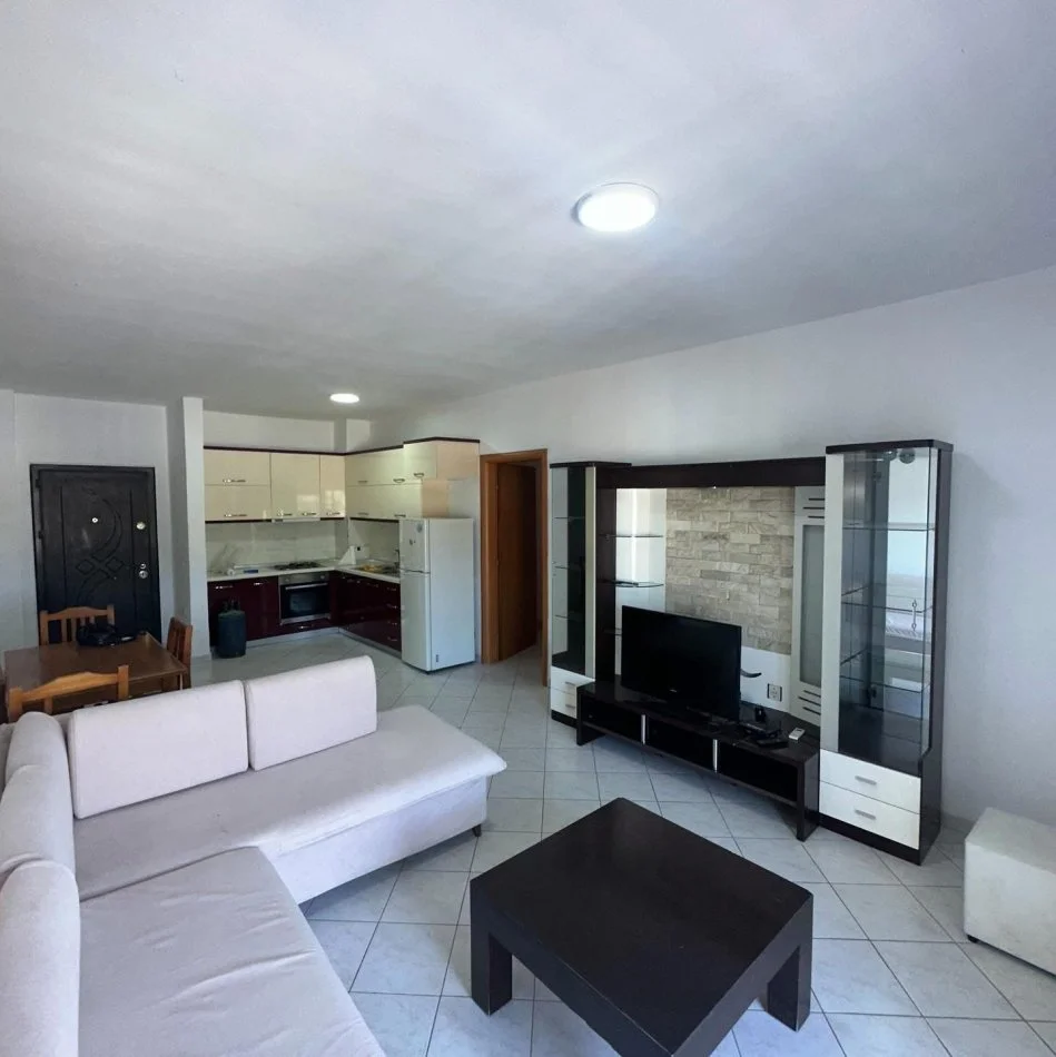 Durres, jepet me qera apartament 2+1+Ballkon Kati 10, 95 m² 300 € (POLICIA DURRES)