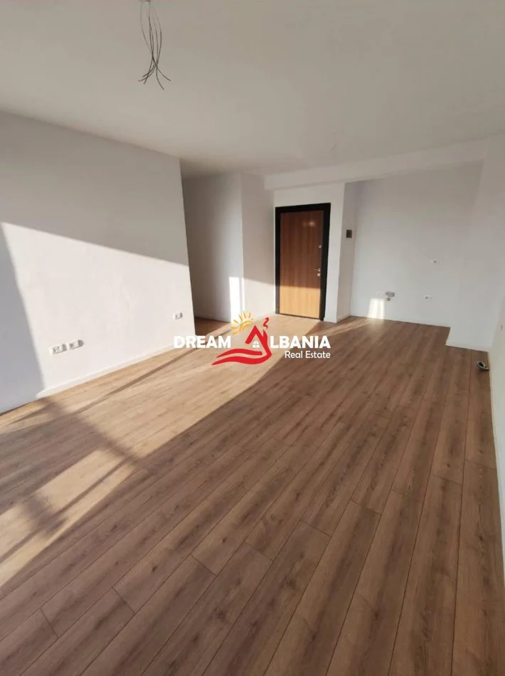 Tirane, shitet apartament 1+1 Kati 4, 63 m² 83.000 € (midis Freskut dhe Shkozes)