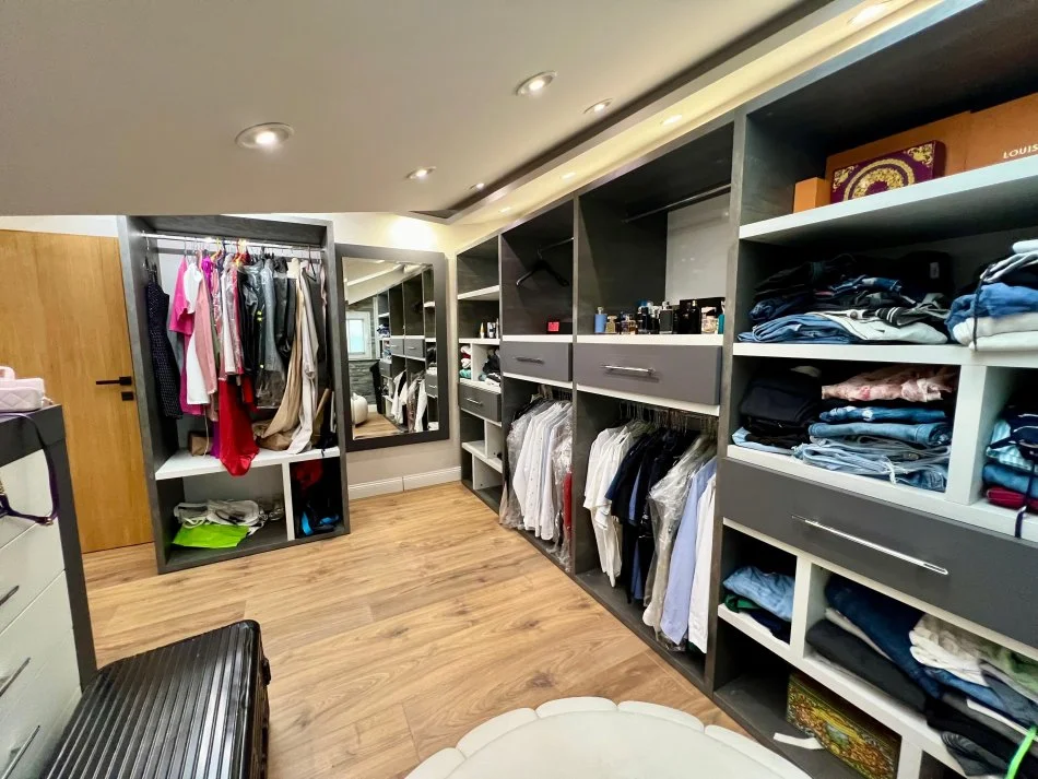 Tirane, shitet apartament duplex 3+1+Ballkon Kati 6, 189 m² 500.000 € (Rruga Zallit)