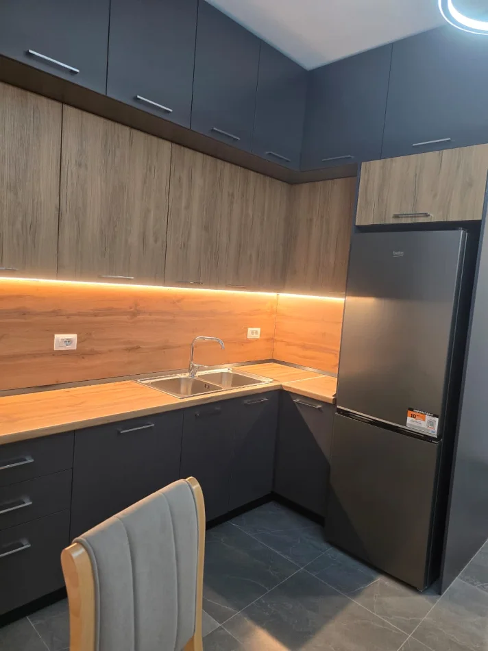 Tirane, jepet me qera apartament 2+1+post parkimi Kati 1, 90 m² 680 € (Tirana Uptown perballe Concord Center)