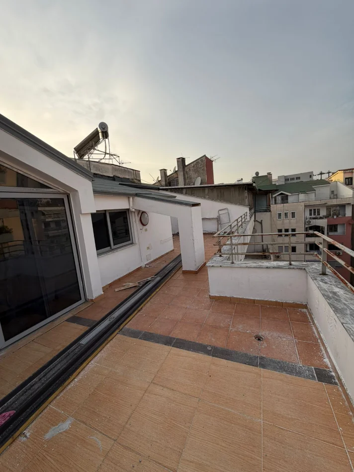 Tirane, shitet apartament 1+1 Kati 7, 63 m² (Shkolla 17 shkurti)