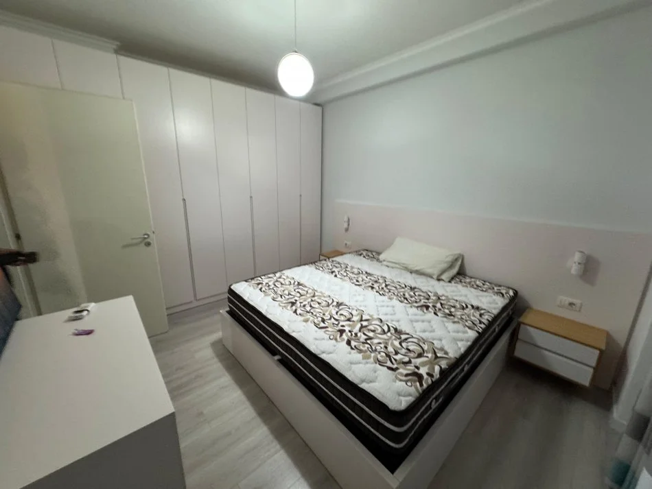 Tirane, jepet me qera apartament 1+1 Kati 2, 59 m² 600 € (Prokuroria e tiranes)