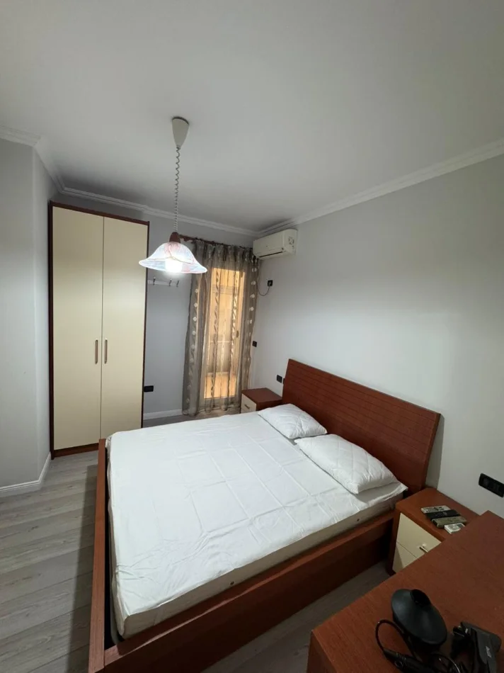 Tirane, jepet me qera apartament 3+1 Kati 6, 115 m² 1.200 € (Delijorgji)