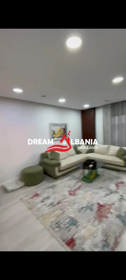 Tirane, jepet me qera 1+1 , 70 m² 450 € (Tek Terminali Jug-Veri)