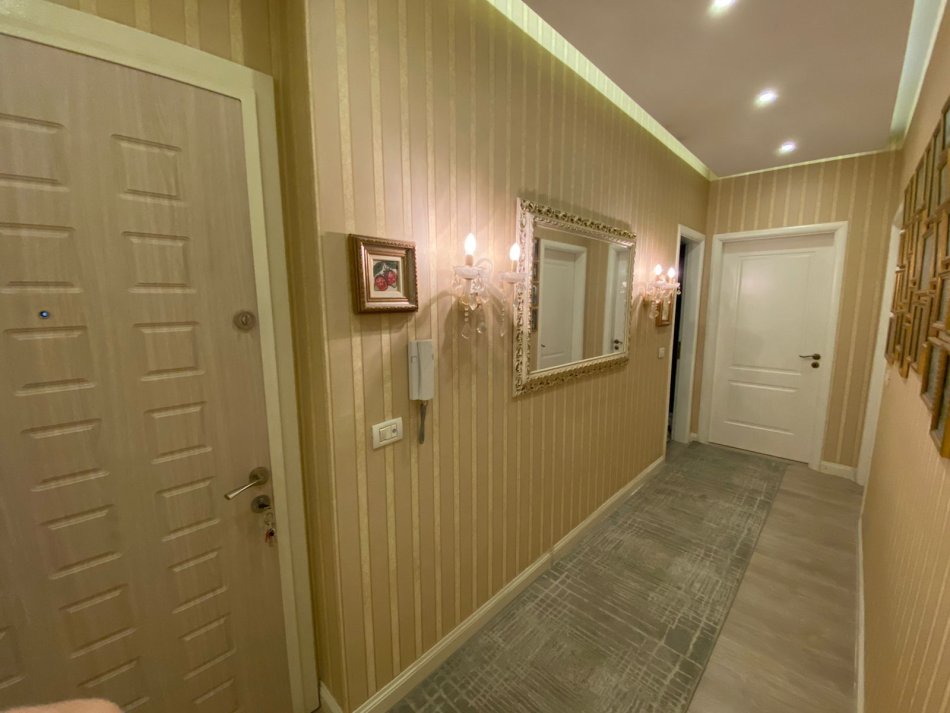 Tirane, shitet 2+1+Ballkon Kati 2, 109 m² 155.000 € (astir)