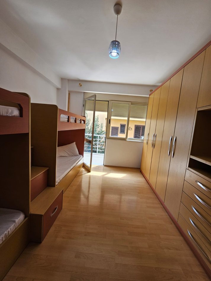 Tirane, jepet me qera apartament 2+1 Kati 2, 98 m² 550 € (Rruga Eduart Mano)