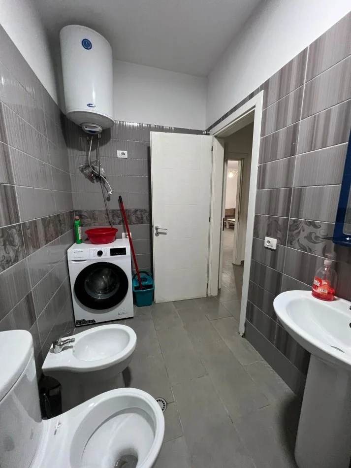Tirane, shitet apartament 2+1+Ballkon Kati 5, 111 m² 103.000 € (Kamez)