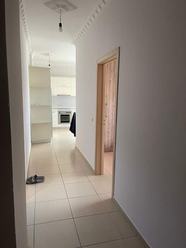 Tirane, jepet me qera apartament 2+1+BLK Kati 6, 83 m² 330 Euro (rruga e Dajtit)
