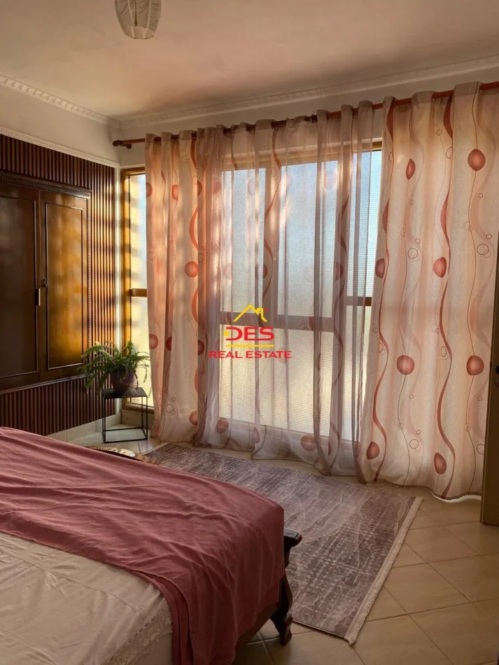 Vlore, jepet me qera shtepi 1+1+Ballkon Kati 2, 90 m² 500 € (Rruga Unaza)