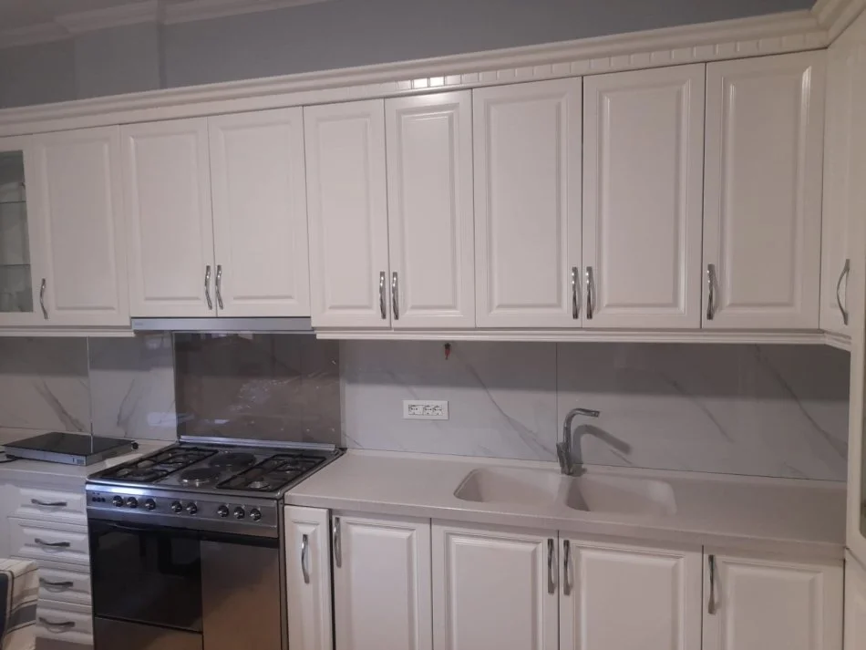 Tirane, jepet me qera Vile 3 Katshe Kati 0, 600 m² 1.700 €