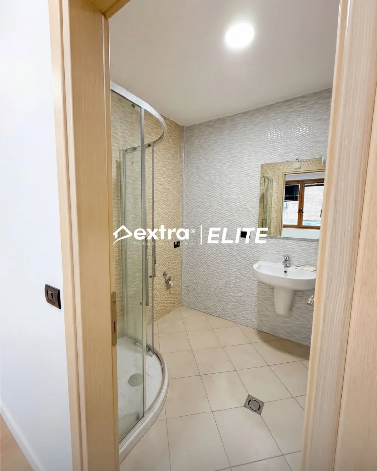 Tirane, jepet me qera zyre Kati 2, 180 m² 2.500 € (Hilton Garden Inn)