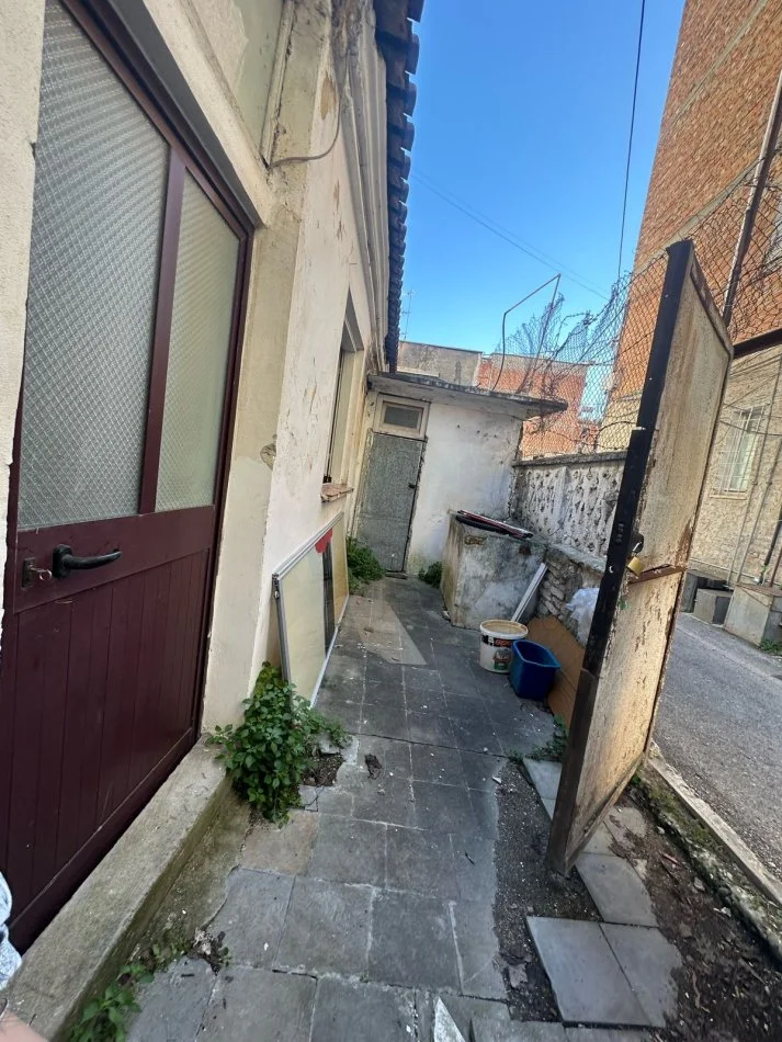 Durres, shitet shtepi 2+1 Kati 0, 100 m² 54.000 € (Ish Rajoni Policise)