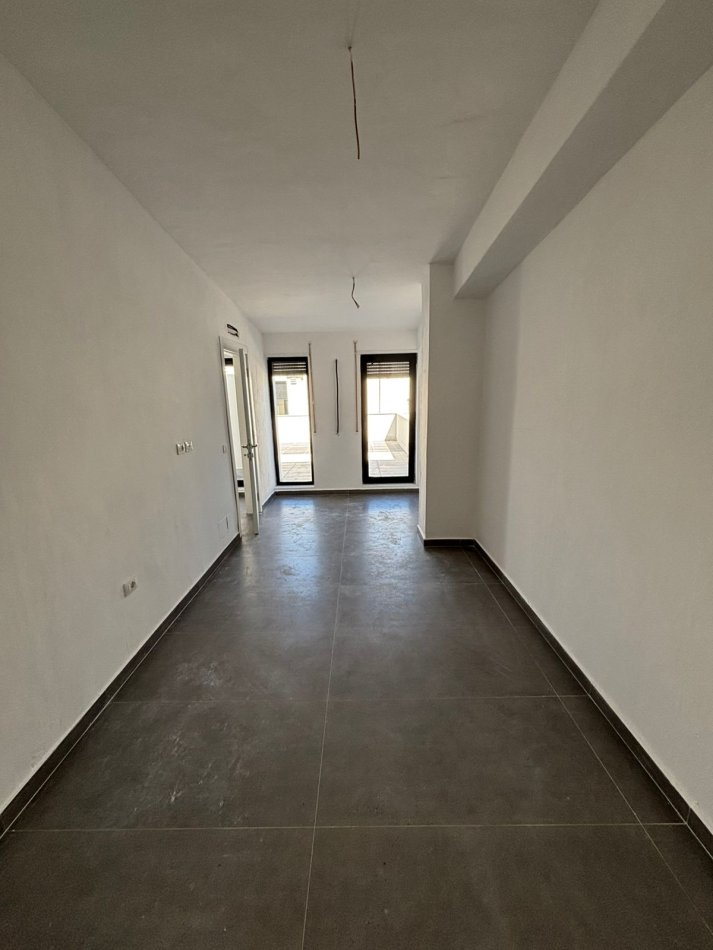 Tirane, jepet me qera apartament duplex Dublex Kati 5, 