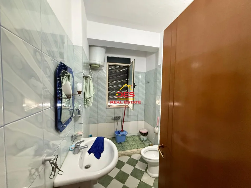 Vlore, shitet apartament 2+1+Ballkon Kati 8, 122 m² 150.000 € (Bulevardi Skelë-Vlorë)