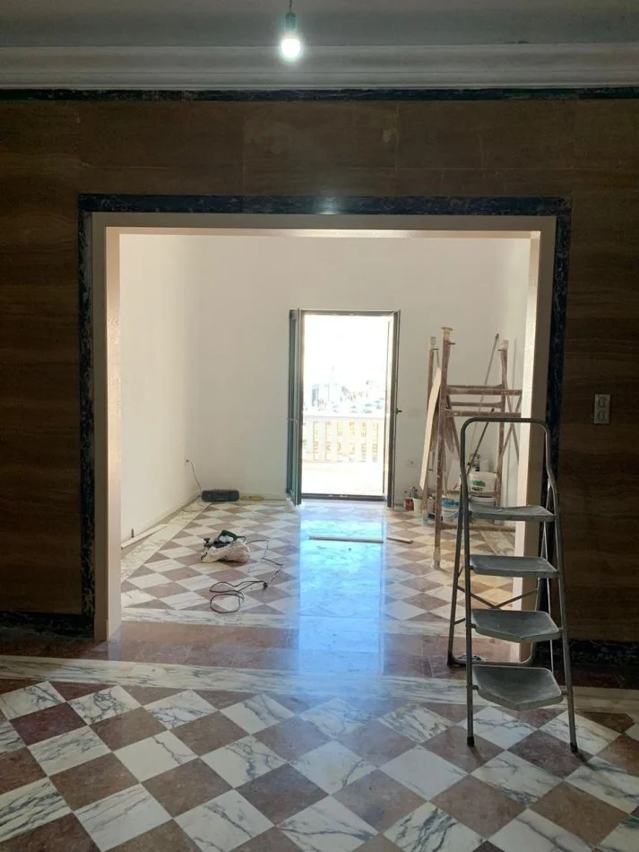 Durres, jepet me qera ambjent biznesi Kati 2, 270 m² 2.000 € (Stacioni Trenit Durres)