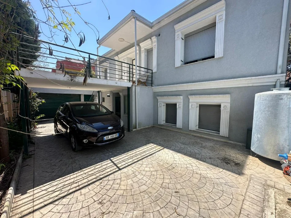 Tirane, shitet Vile , 153 m² 500.000 € (Prane Selvise, Rruga Tafaj)