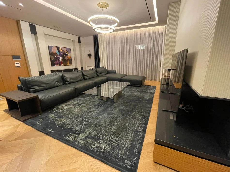 Tirane, shitet Vile 4+1 , 270 m² 1.000.000 € 