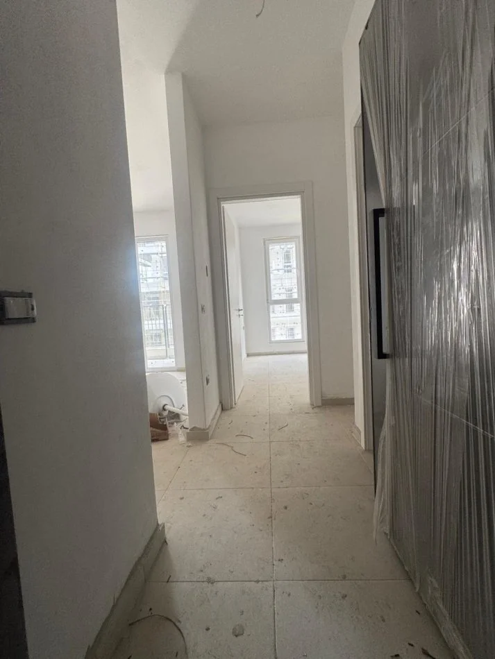 Tirane, shes apartament 1+1 , 52 m² 67.000 € (Qtu)