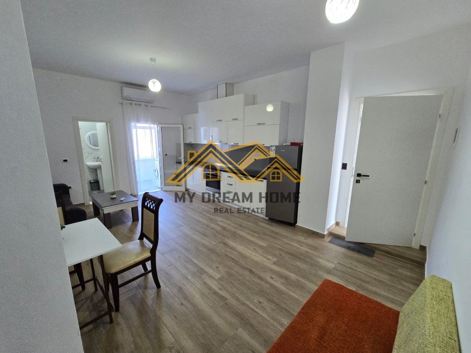 Durres, jepet me qera apartament 1+1 Kati 2, 75 m² 250 € (Shkozet)