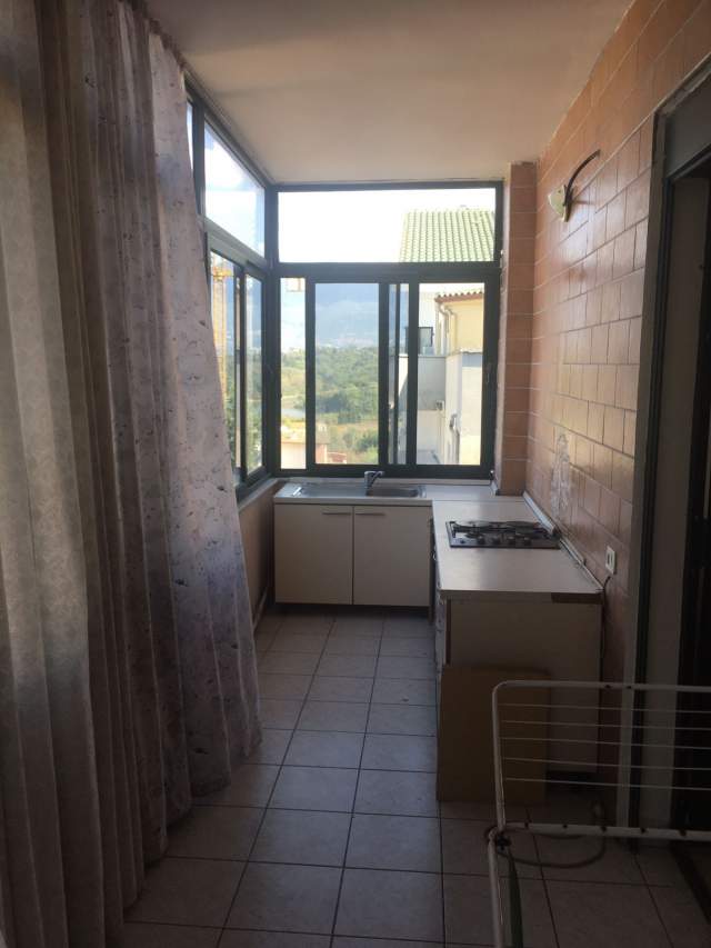 Tirane, jepet me qera apartament 2+1+BLK Kati 4, 140 m² 500 Euro (rruga Peti)