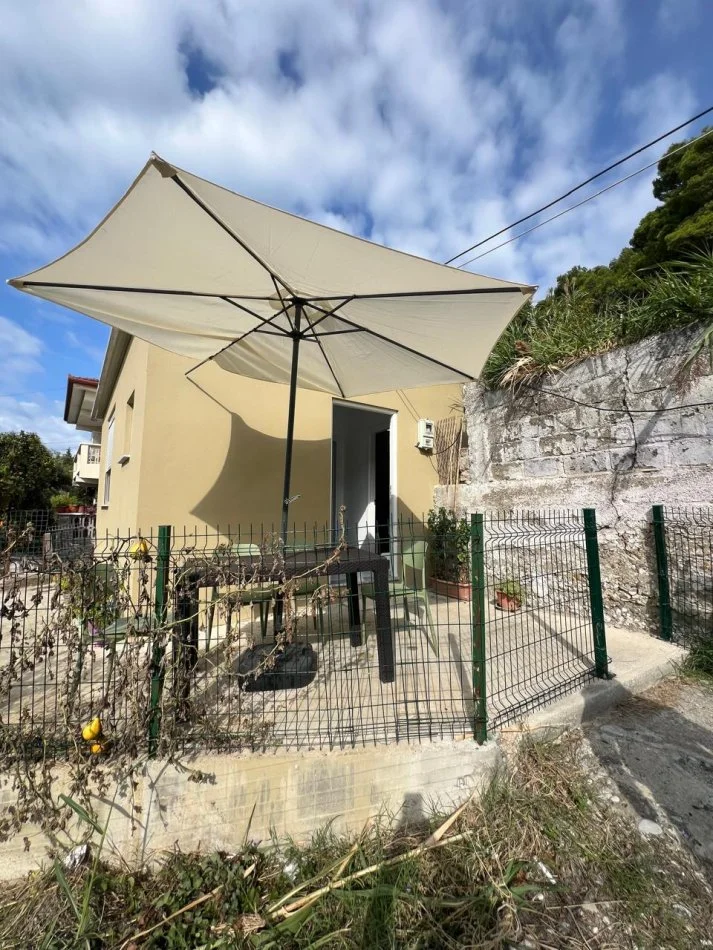 Durres, shtepi 1+1 Kati 1,