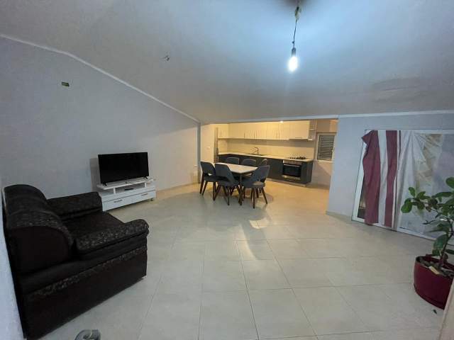 Tirane, jepet me qera apartament 1+1+BLK Kati 3, 75 m² 300 Euro (Siri kodra)