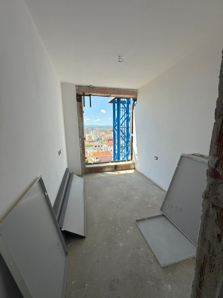 Tirane, shitet apartament 3+1+Ballkon Kati 8, 124 m² 203.400 € (jordan misja)