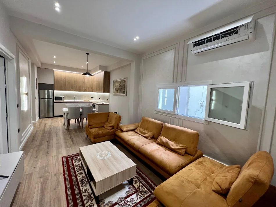 Tirane, jepet me qera apartament 1+1+Ballkon Kati 1, 65 m² 600 € (Rruga durresit)