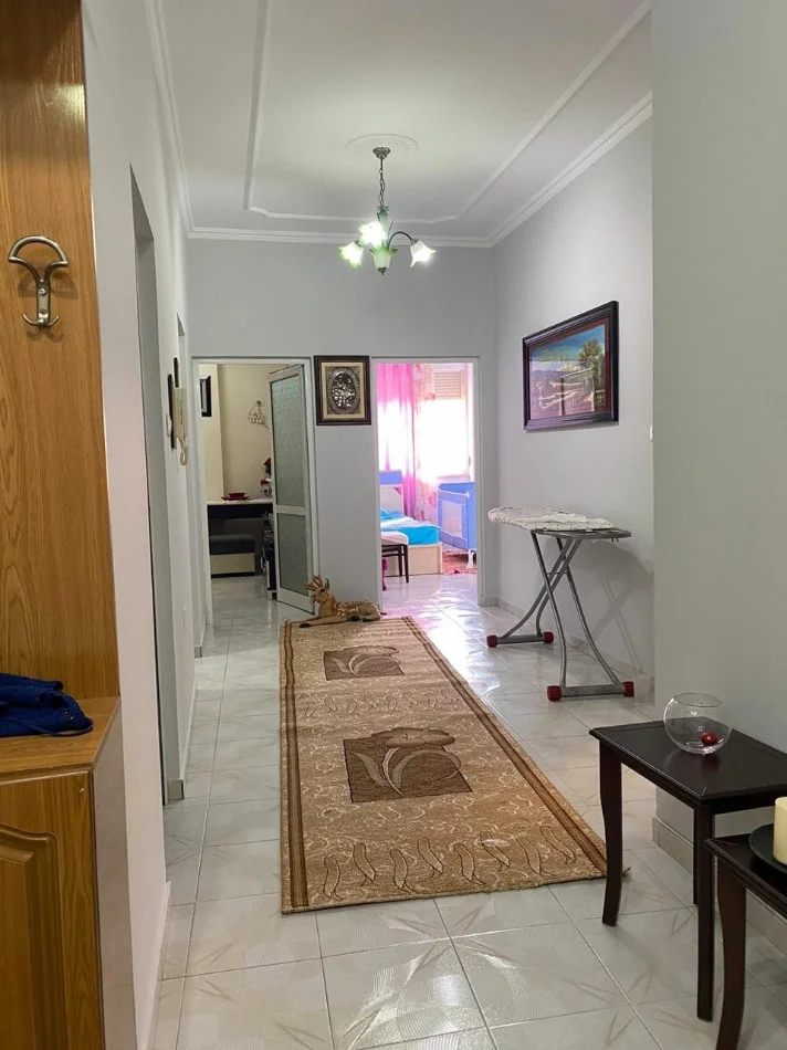 Tirane, jepet me qera apartament 2+1 Kati 7, 100 m² 550 € (Selite prane Marlin Barletit)