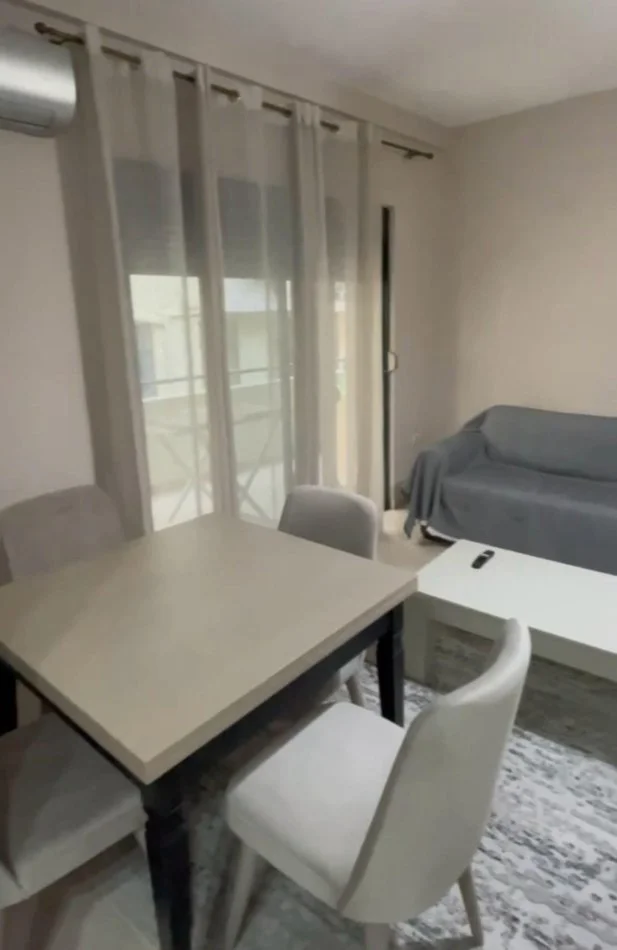 Tirane, jepet me qera apartament 1+1+Ballkon Kati 3, 70 m² 550 € (Kodra e Diellit)