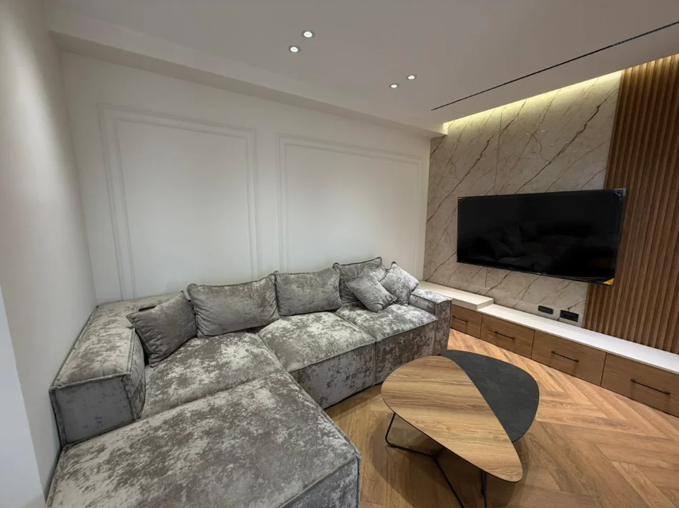 Tirane, shitet apartament 2+1 Kati 7, 101 m² 250.000 € (RRUGA E KAVAJES)