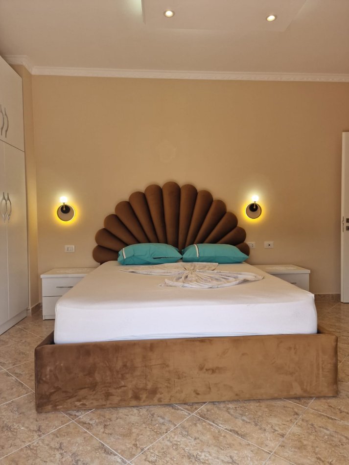 Tirane, jepet me qera apartament 2+1+Ballkon Kati 6, 110 m² 800 €
